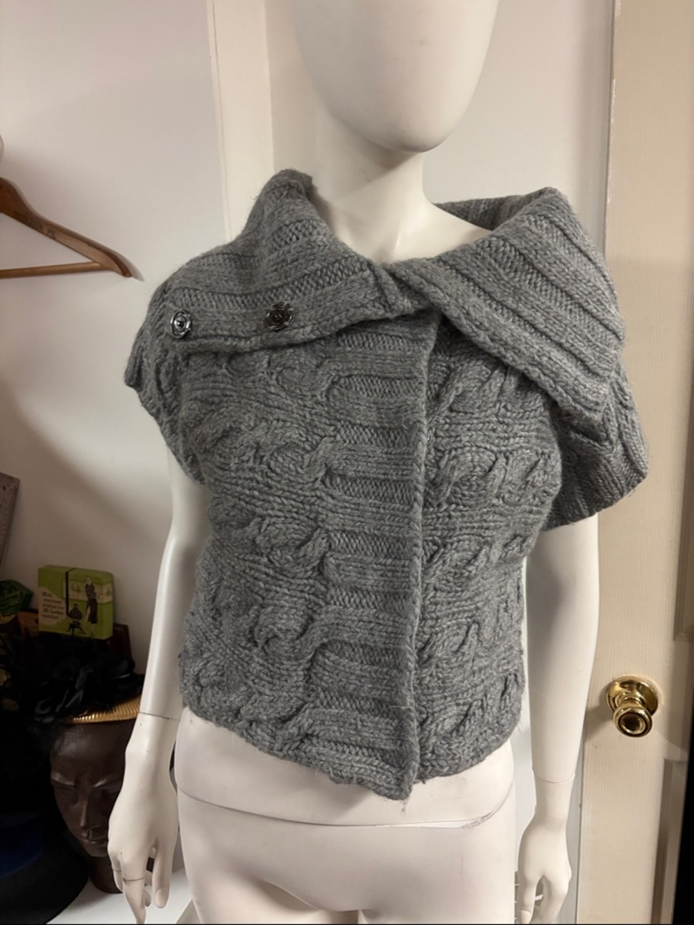 Gap Gray Cable-Knit Short Sleeve Sweater with Buttoned Collar